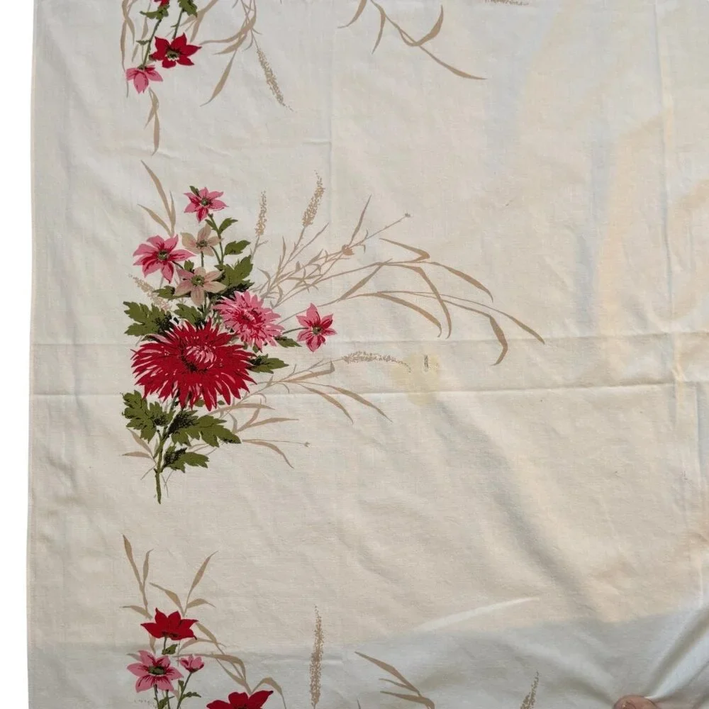 Vintage Floral Tablecloth MCM Red Pink Chrysanthemum Print Mum Flower‎ 51 x 60”